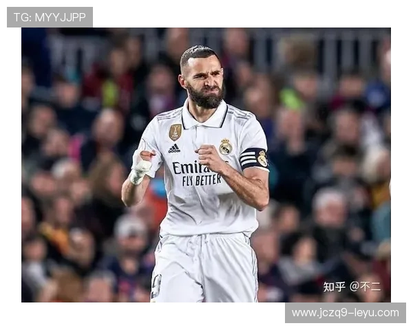 本泽马沙特联一人担当夺双冠，斩获赛季MVP。