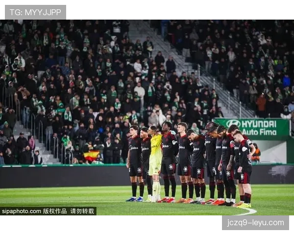 英超球迷盛会:赛事热度持续提升,观赛氛围备受期待 英超球迷盛会:赛事热度持续提升,观赛氛围备受期待