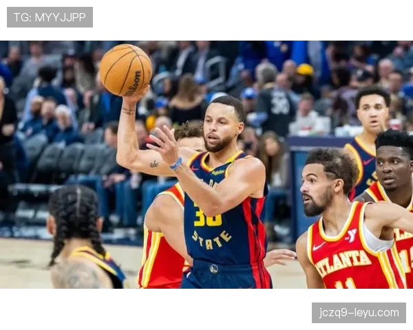 特雷·杨突破拉开空间显著提升球队关键时刻得分效率