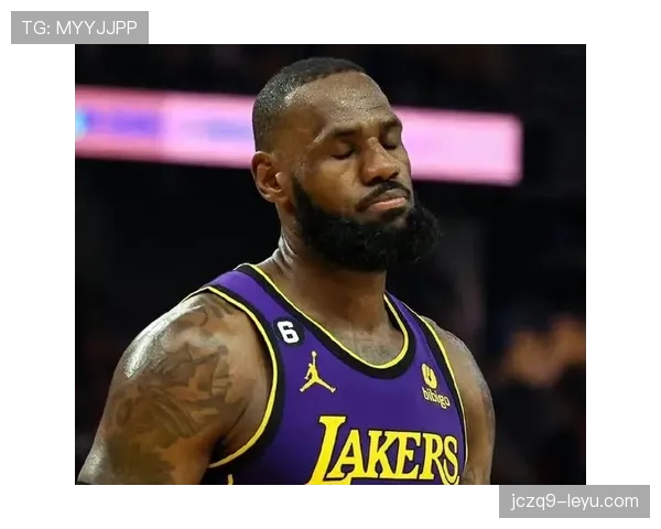 勒布朗早晨健身房连练三个小时，普通人连冻外卖的力气都没了吧？